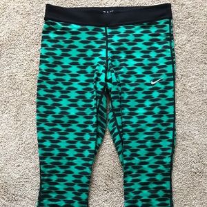 Nike Dry Fit Capri Leggings